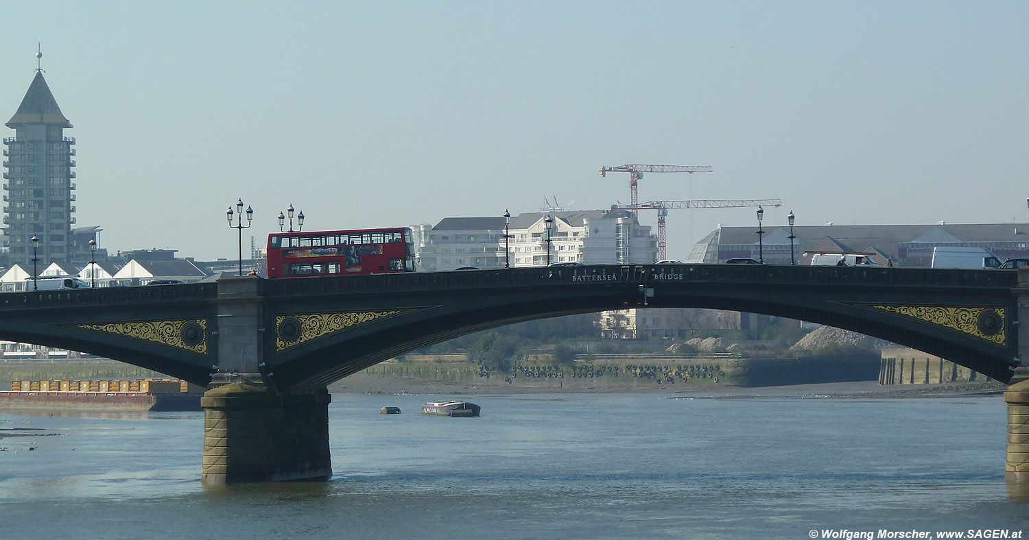 Doppeldeckerbus Battersea Bridge, London