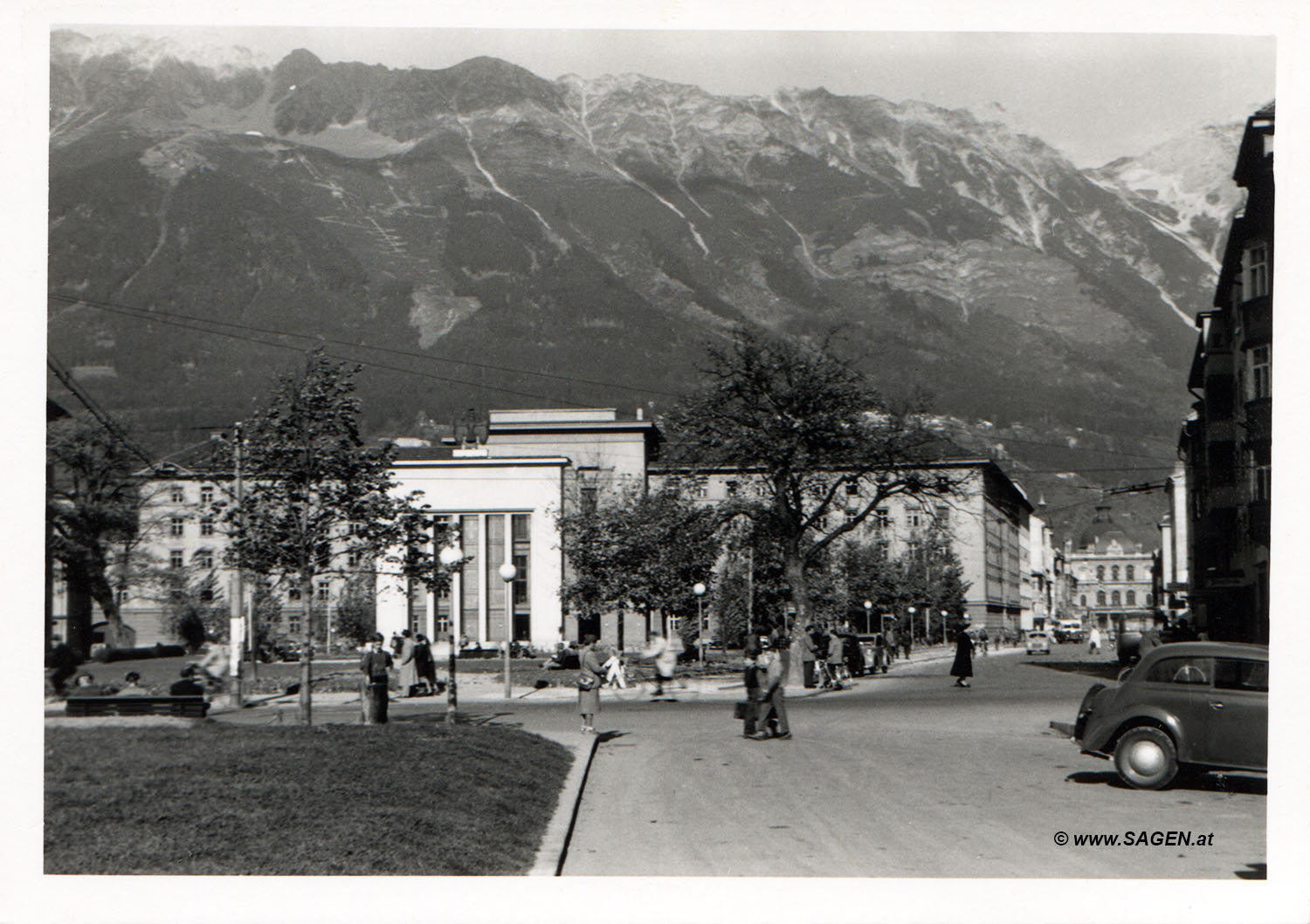 Eduard-Wallnöfer-Platz, Landhausplatz Innsbruck