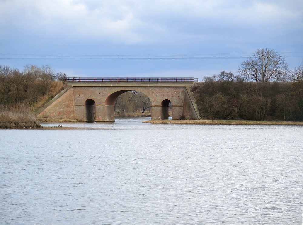 Eisenbahnbrücke über den Bernhardsthaler Teich