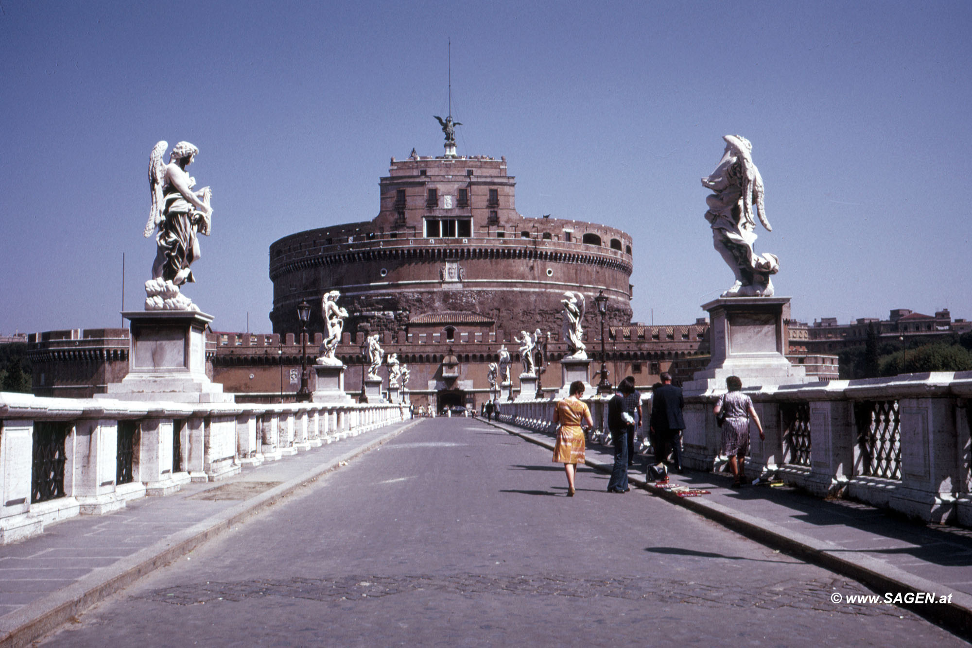 Engelsburg mit Engelsbrücke in Rom um 1980