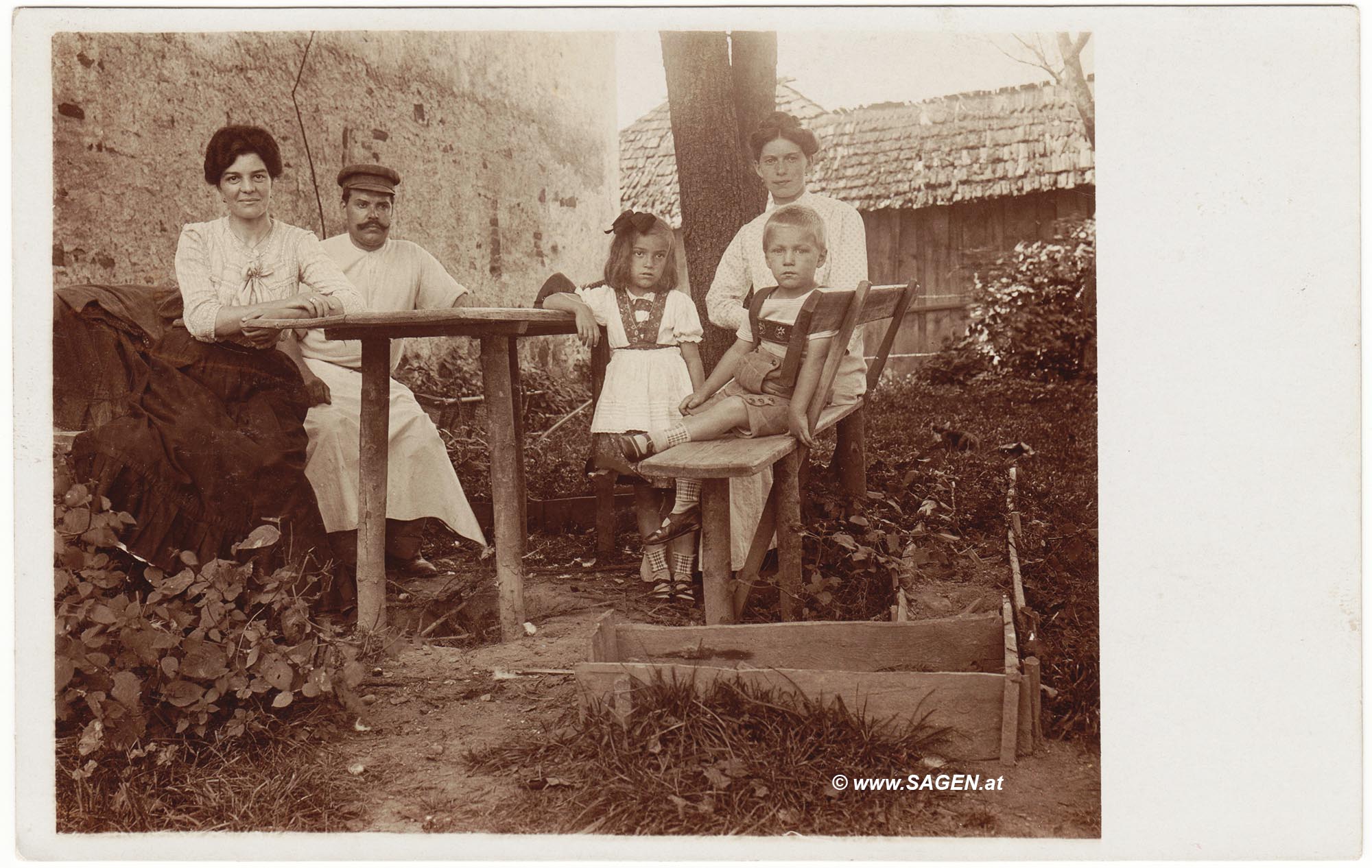 Familie im Garten