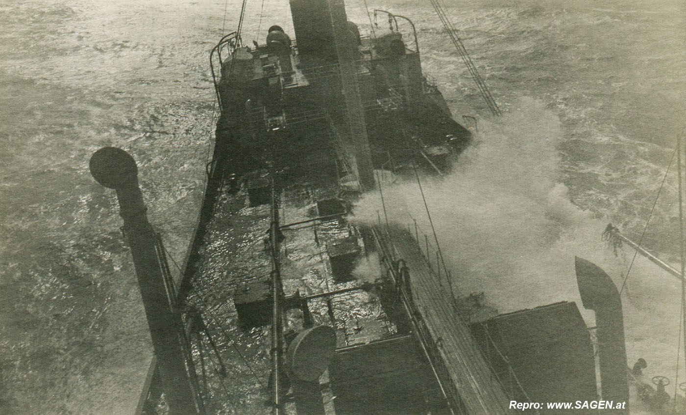 Frachtschiffe um 1920