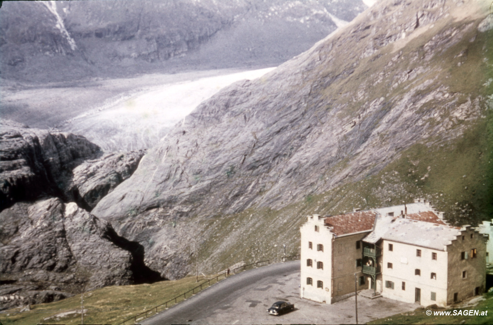 Glocknerhaus mit Pasterze 1950er Jahre