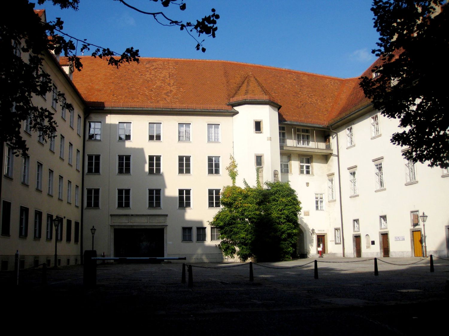 Grazer Burg, Innenhof