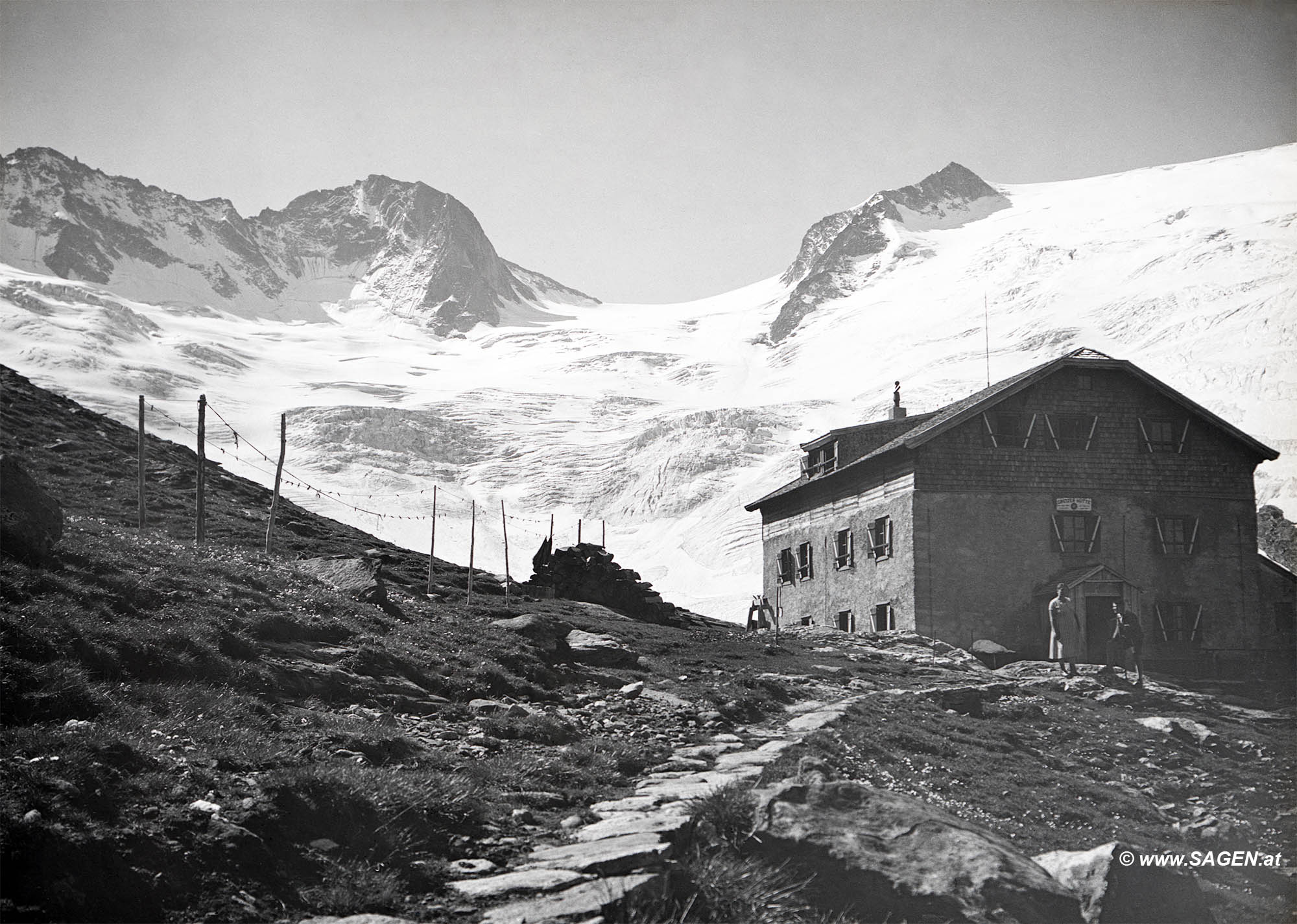 Greizer Hütte oberhalb des Floitengrunds, Zillertaler Alpen