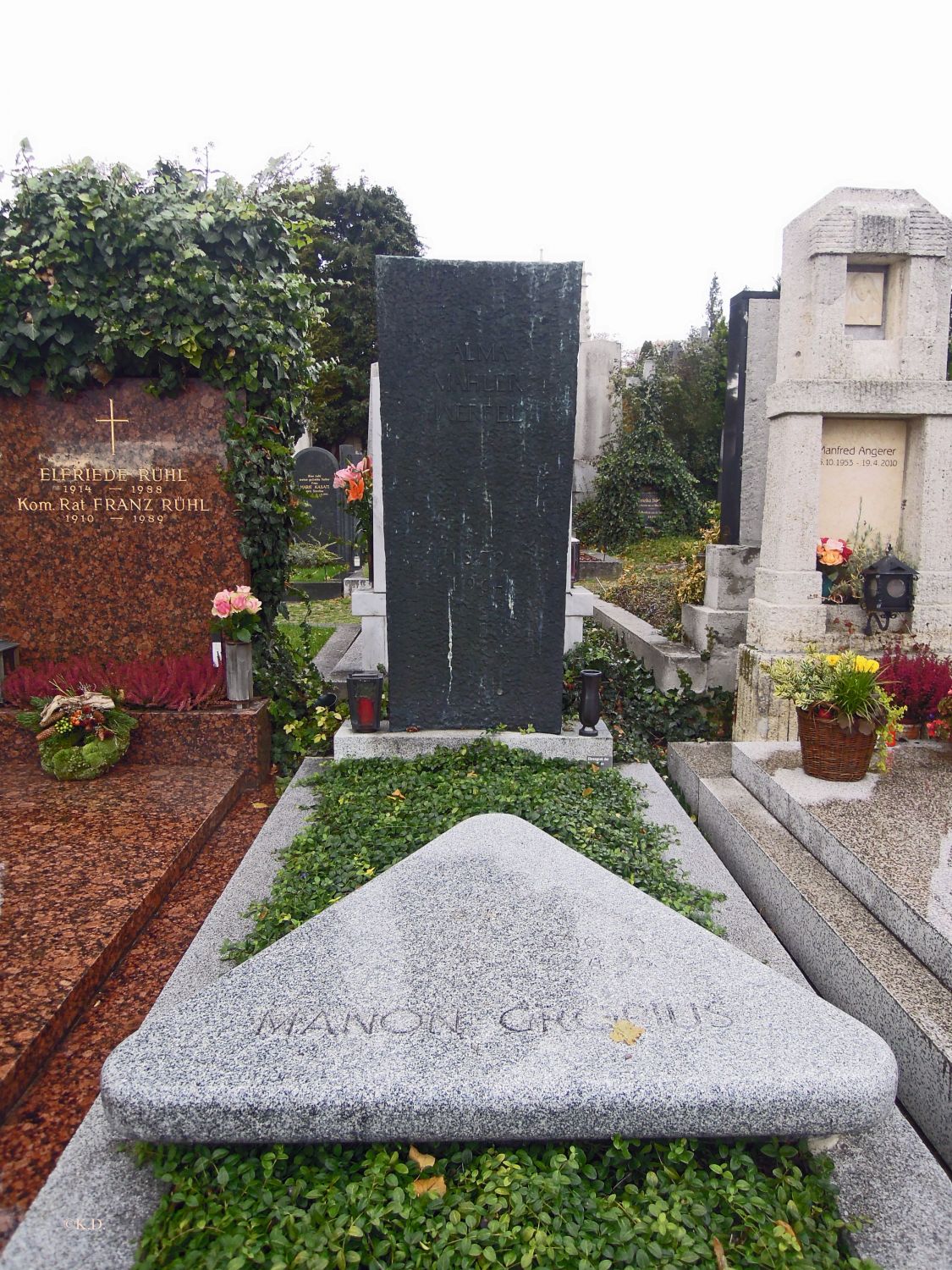 Grinzinger Friedhof - Grab Alma Mahler Werfel
