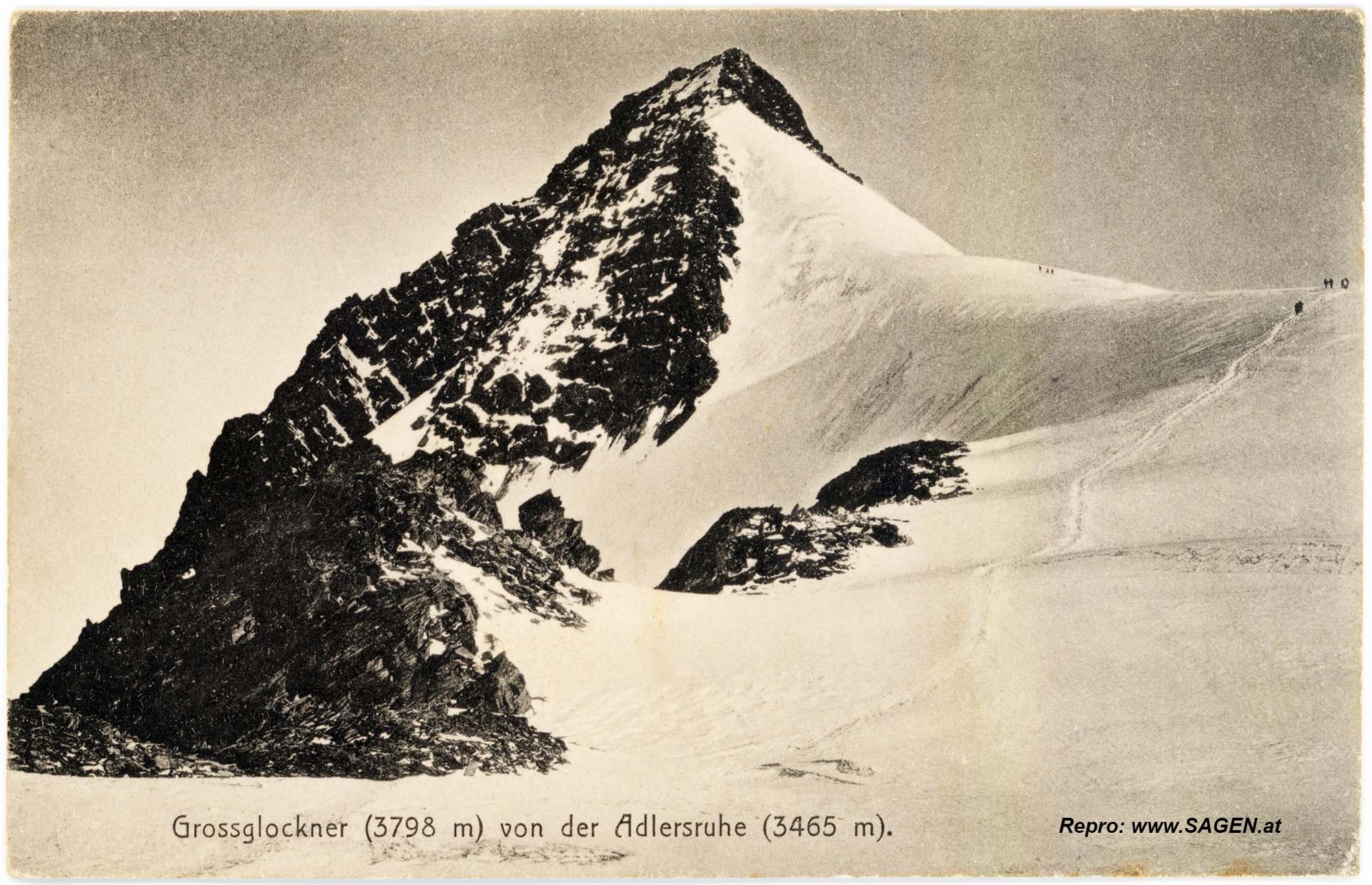 Grossglockner (3798m) von der Adlersruhe (3465m)