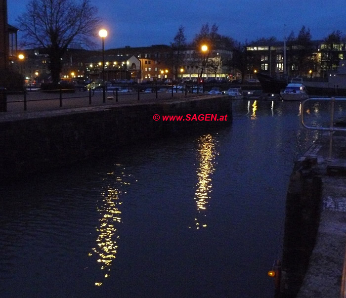 Hafen Bristol bei Nacht