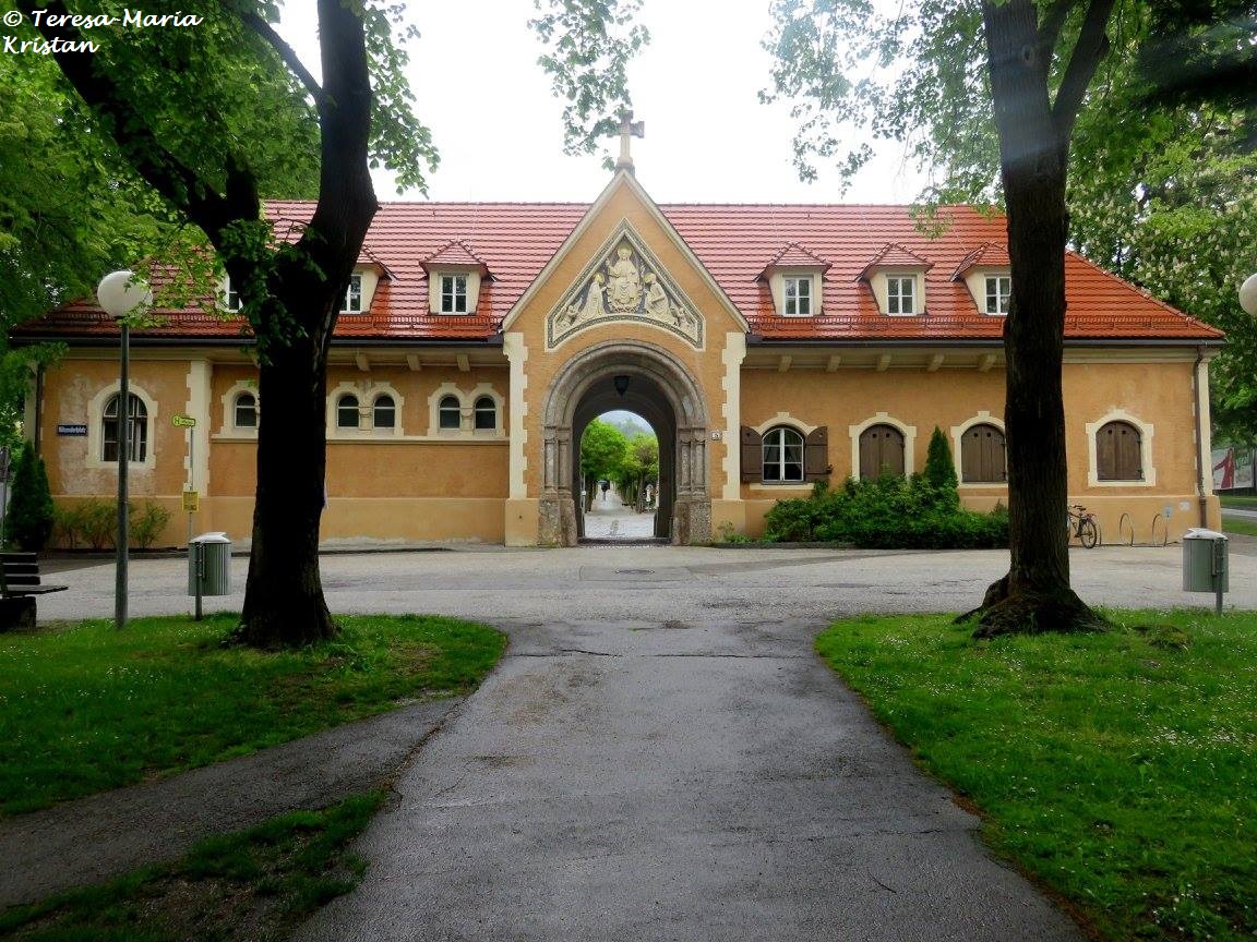 Hall in Tirol Stadtfriedhof Eingang