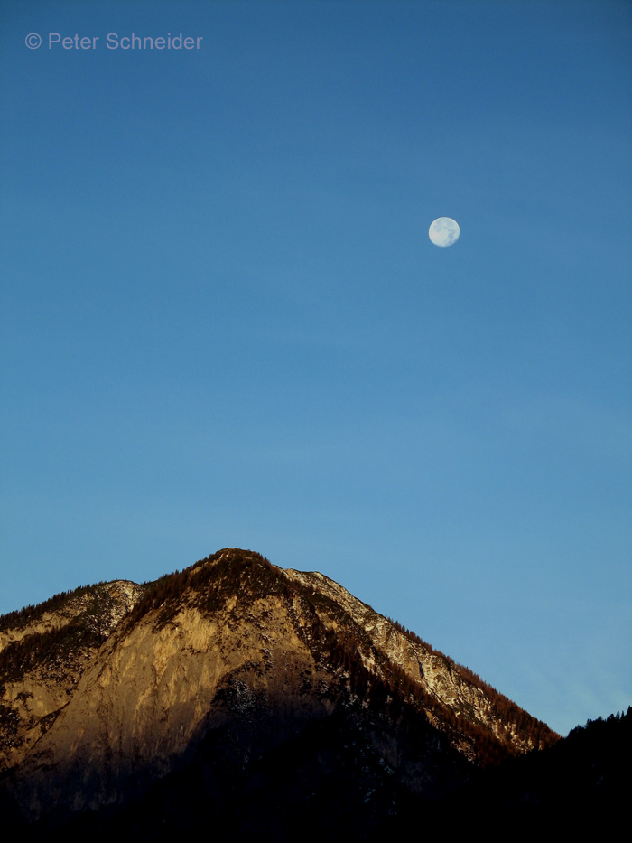 Hechenberg mit Mond