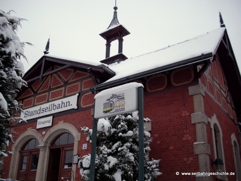 historisches Gebäude der Bergstation