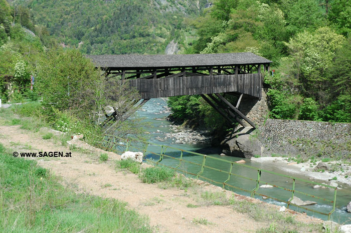 Holzbrücke "Törggele-Brücke" Bahnhof Kastelruth, Eisacktal