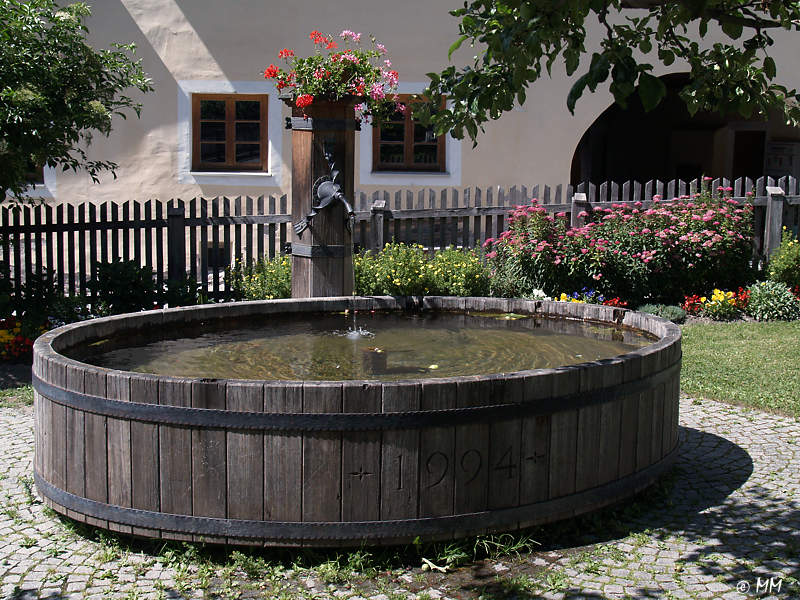 Holzbrunnen Pfunds