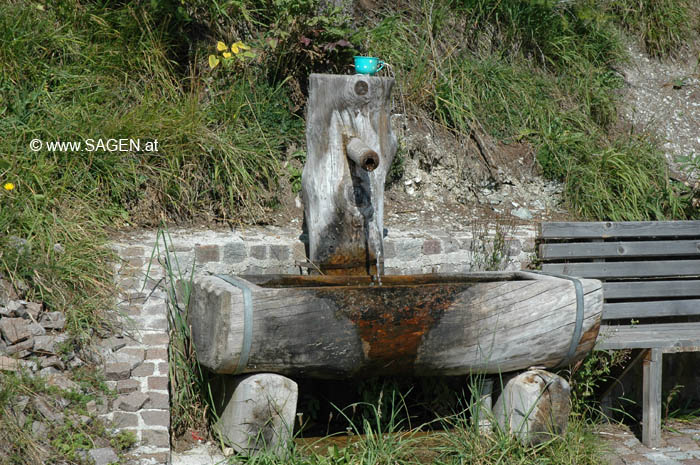 Holzbrunnen