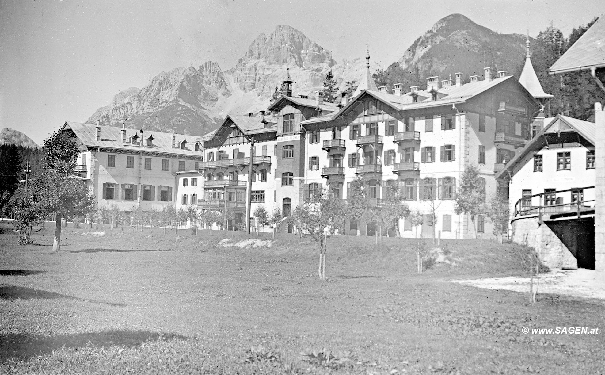 Hotel Ploner, Schluderbach - Glasdia schwarz-weiß frühes 20. Jahrhundert