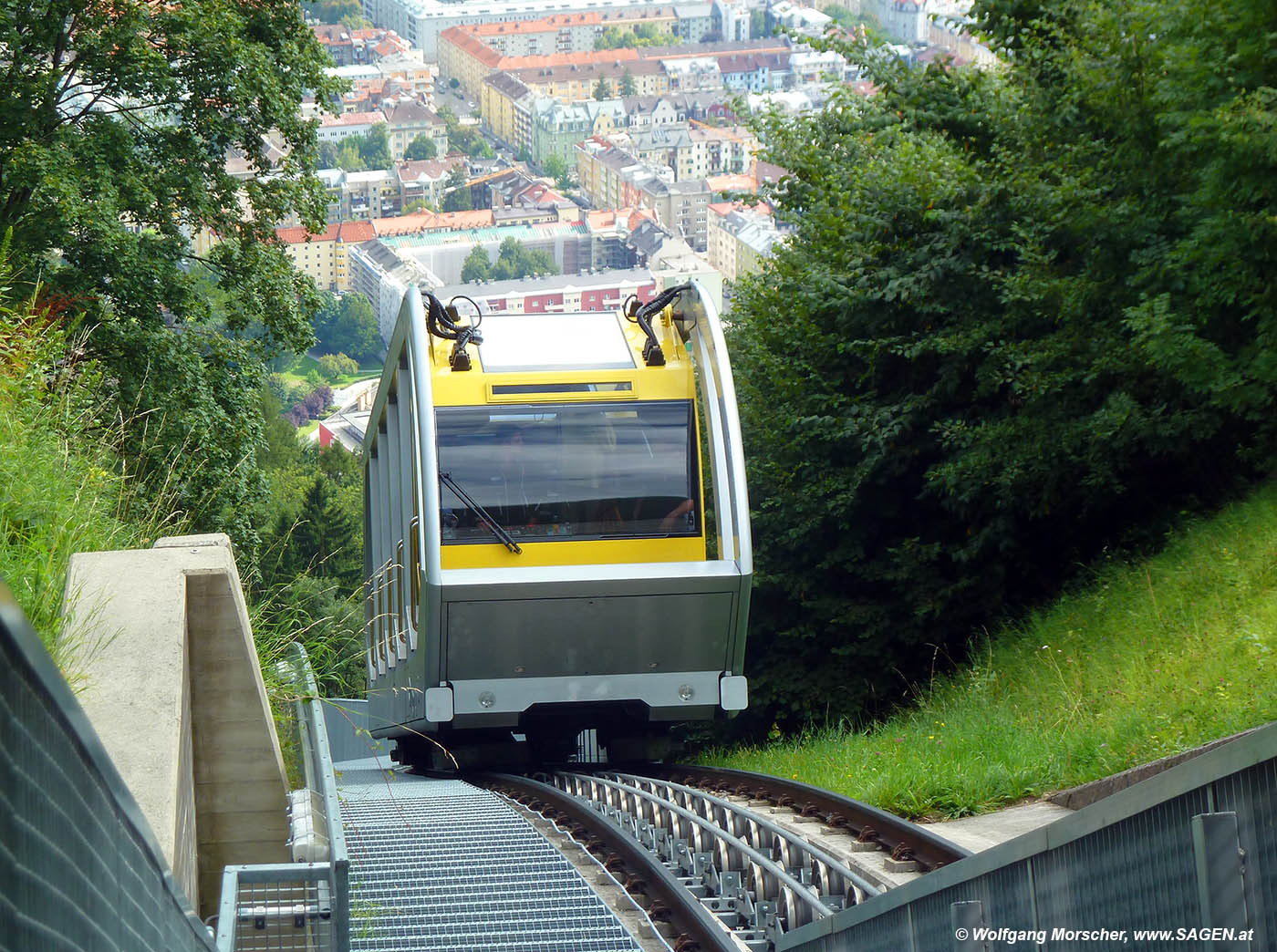 Hungerburgbahn Wagen 1