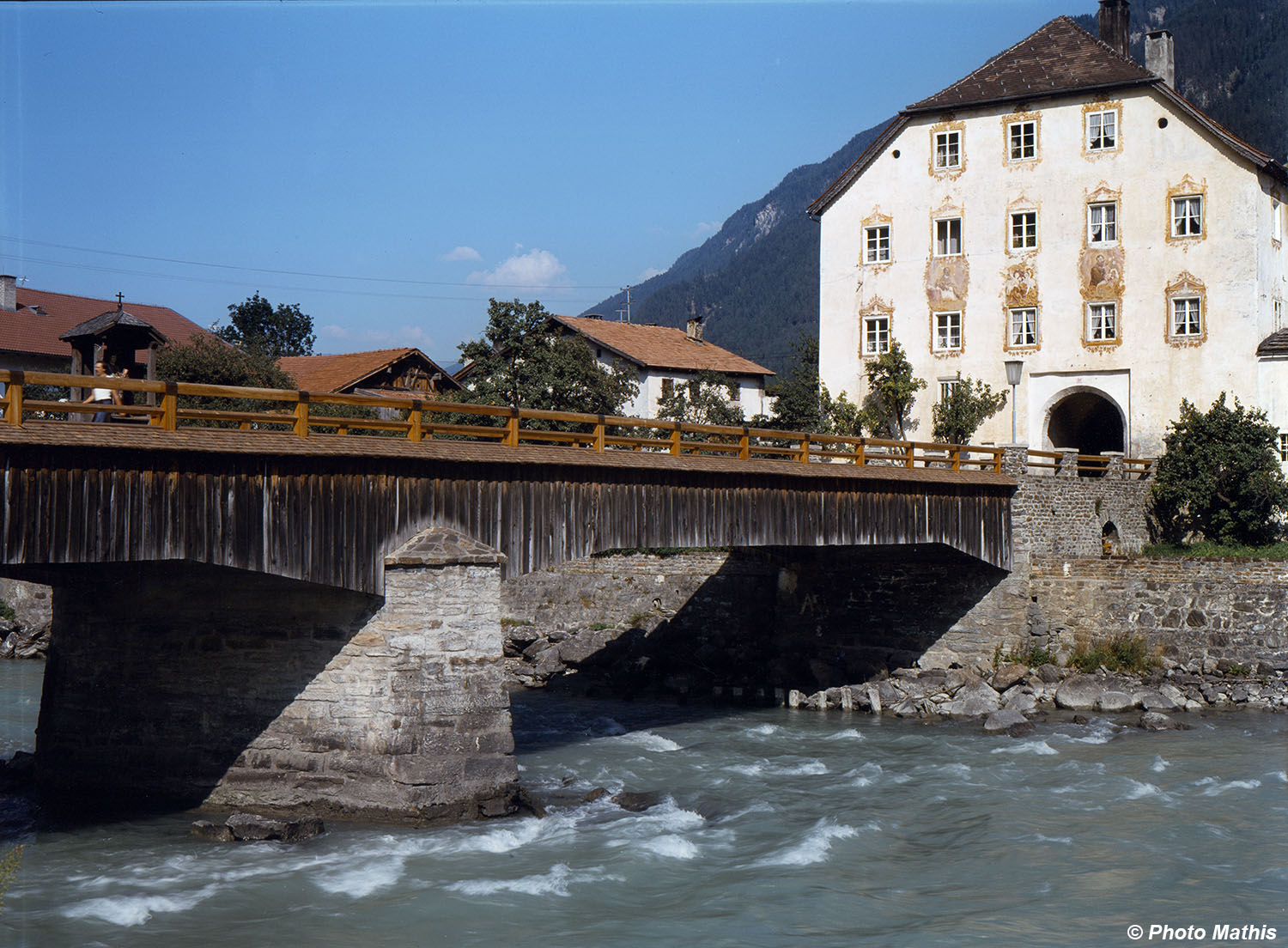 Innbrücke und Turm in Pfunds