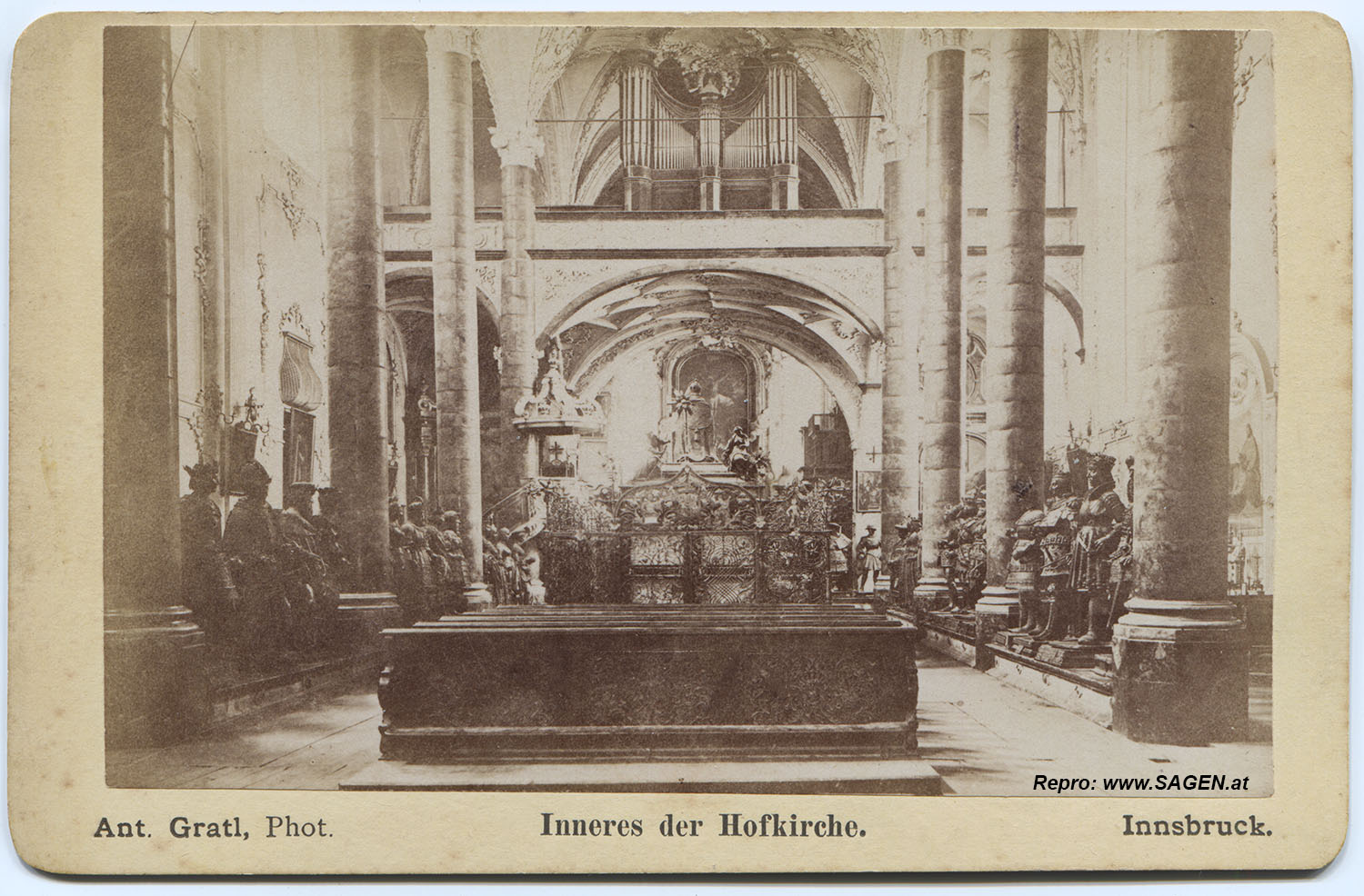 Inneres der Hofkirche