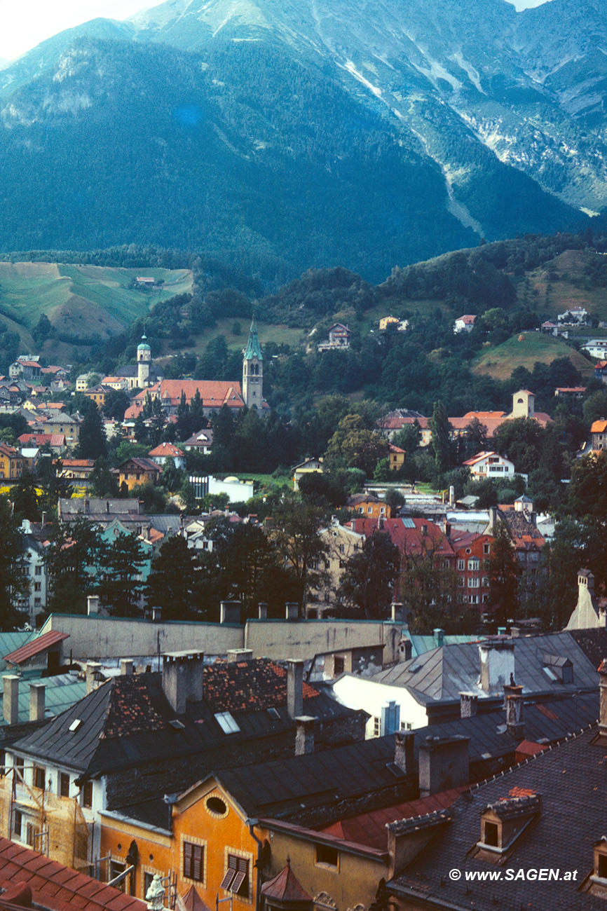 Innsbruck: Blick vom Stadtturm Richtung Hötting um 1965