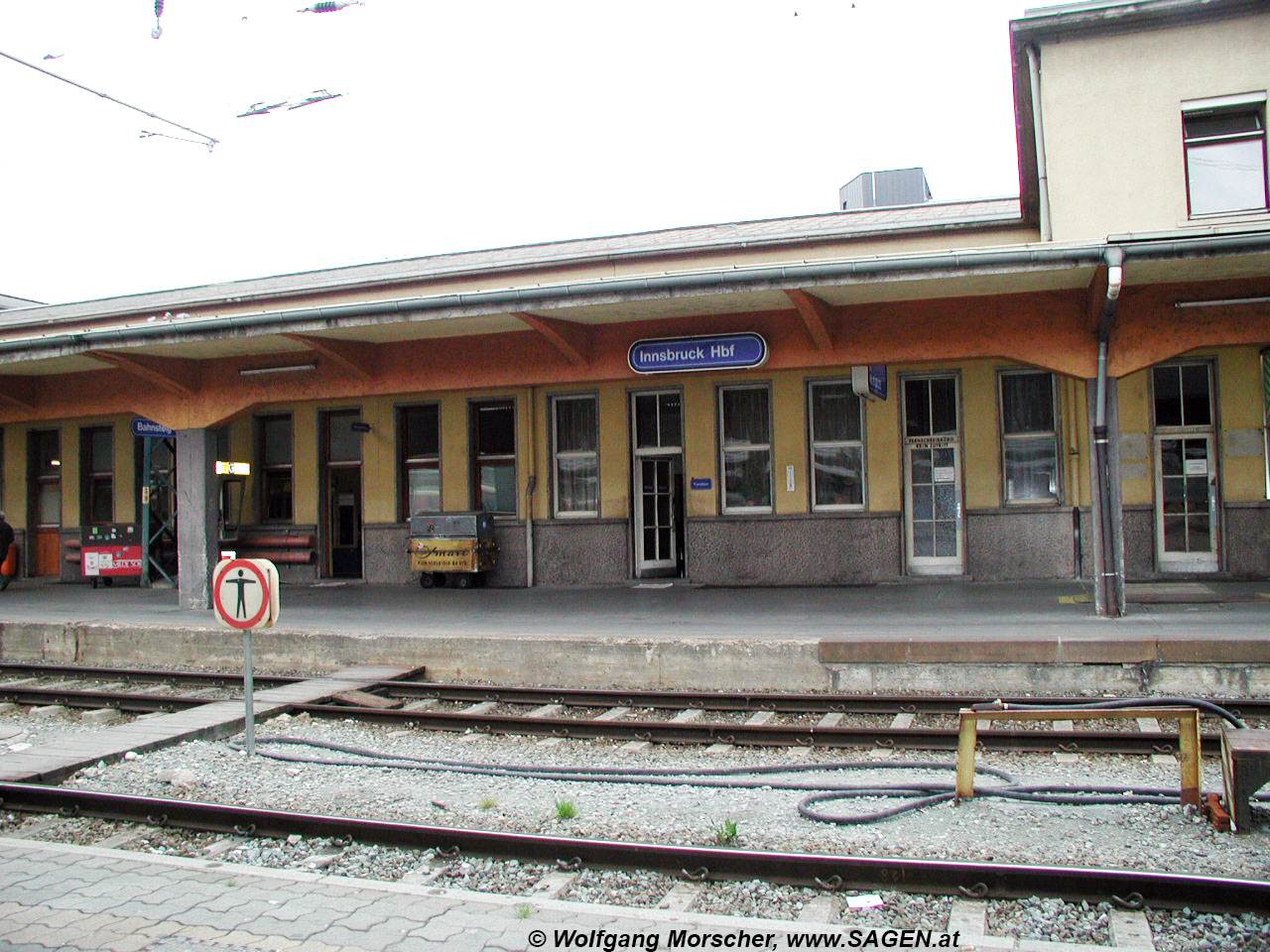 Innsbruck Hauptbahnhof Juni 2001