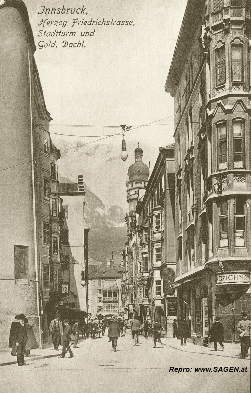Innsbruck, Herzog-Friedrich-Straße, Stadtturm und Goldenes Dachl