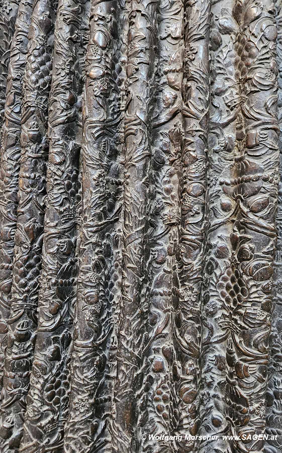 Innsbruck Hofkirche, Schwarze Mander, Detail