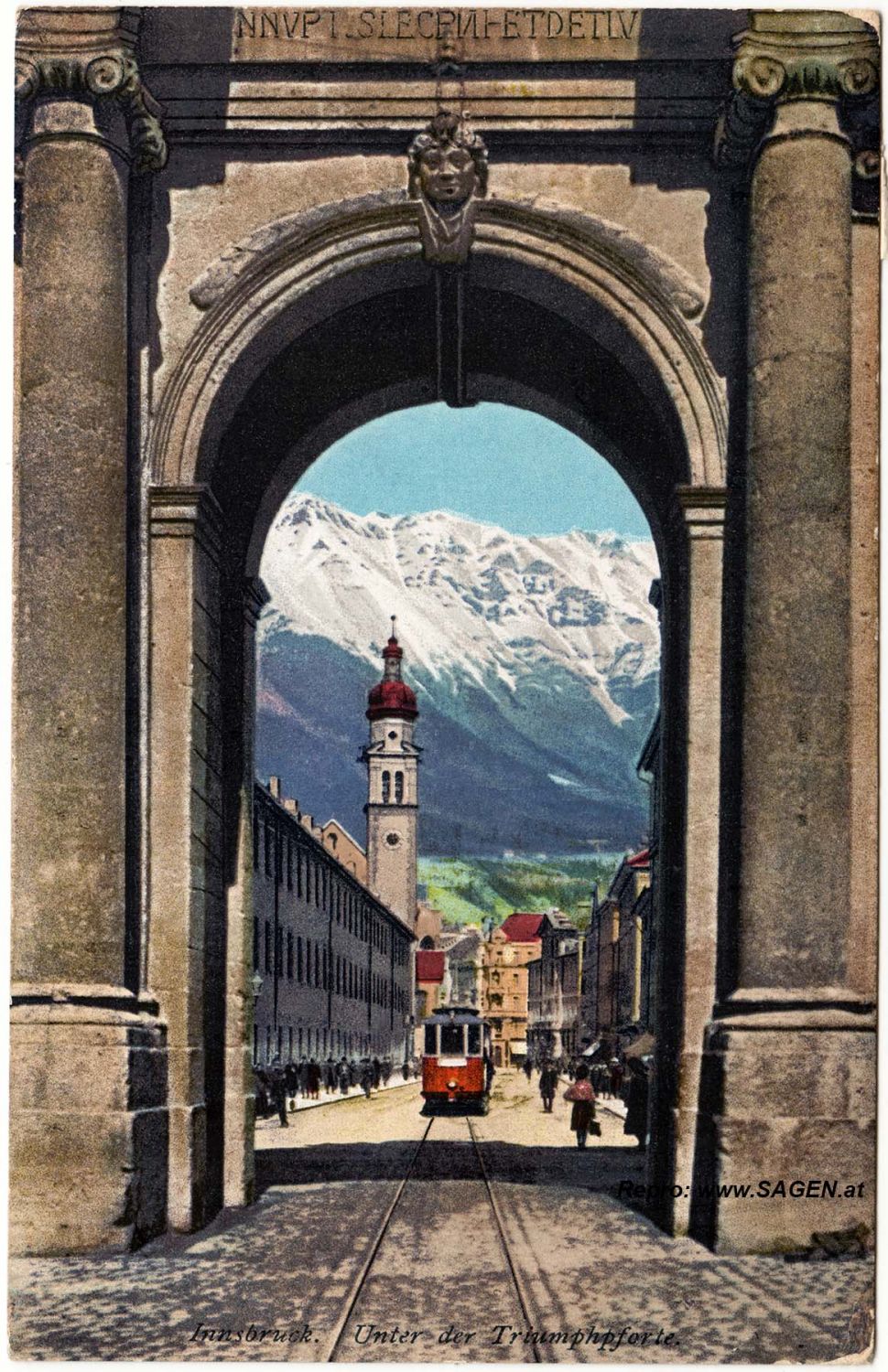 Innsbruck Triumphpforte mit Straßenbahn 1920er