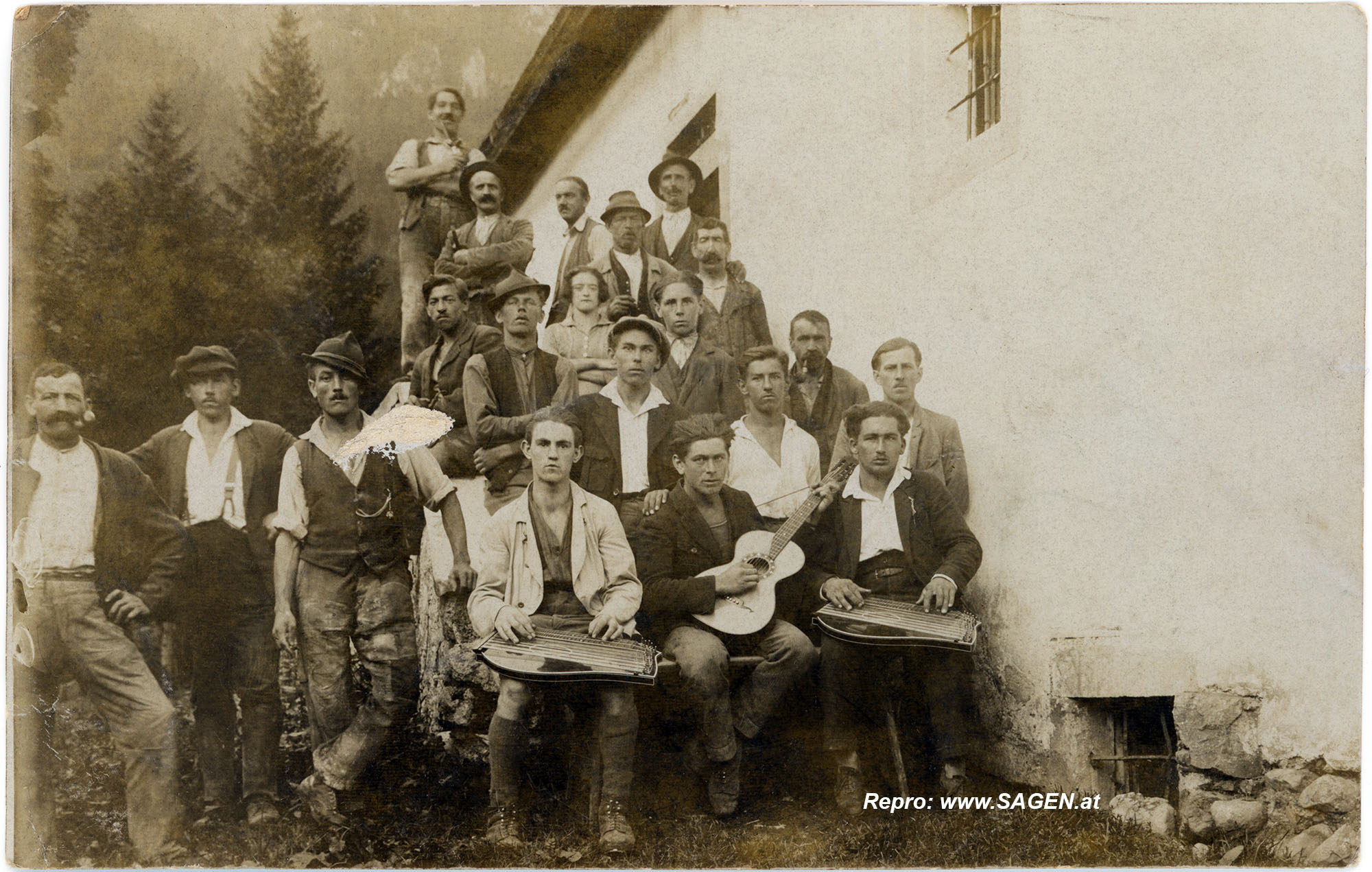 Junge Männer in Hinterstoder 1925