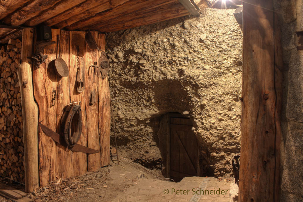 Keller im Berg