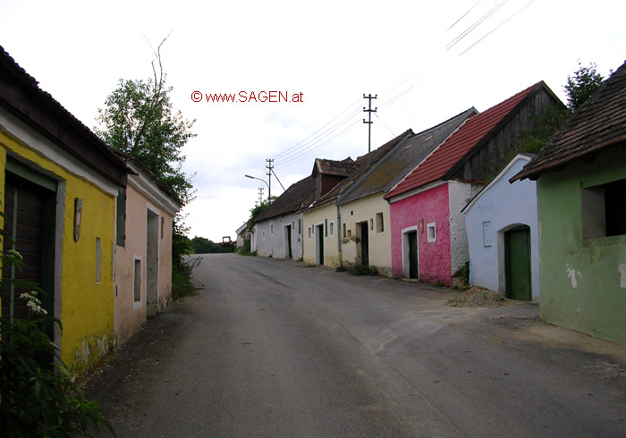Kellergasse - eine der Schönsten im Weinviertel
