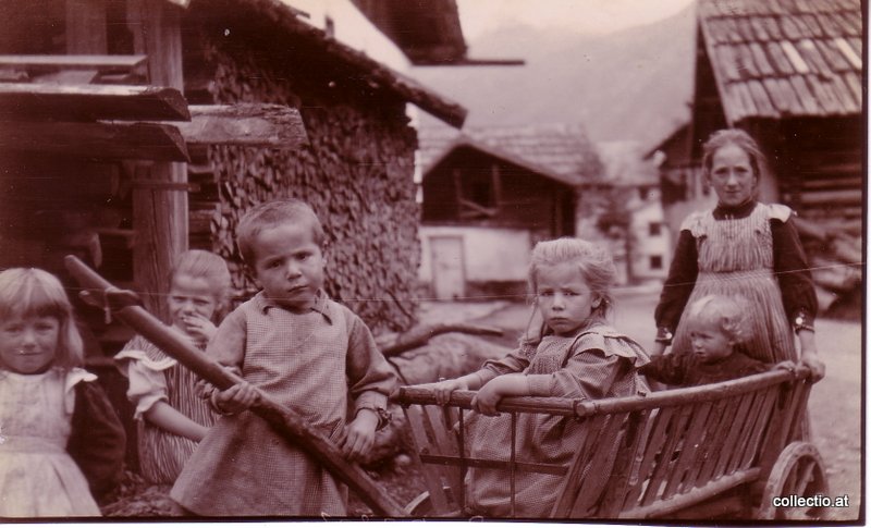 Kinder in Längenfeld 1904