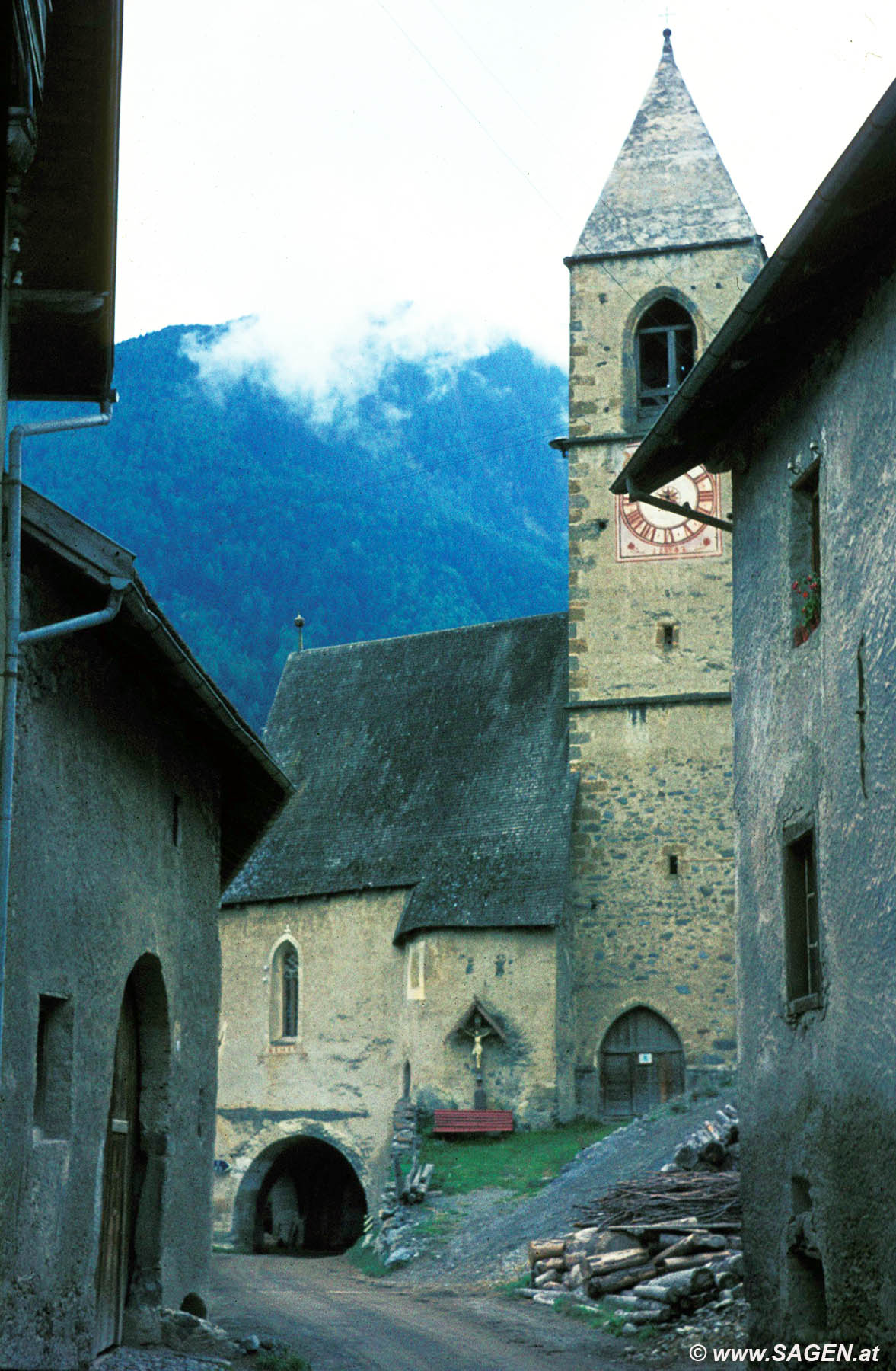 Laatsch bei Mals, St. Leonhard um 1970