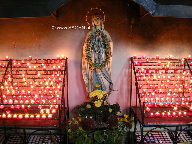 Maria im Lichtermeer