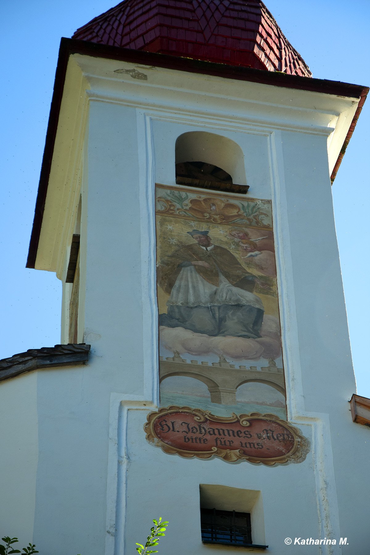 Söll, Wallfahrtskapelle Stampfanger - Fresko hl. Johannes Nepomuk am Turm