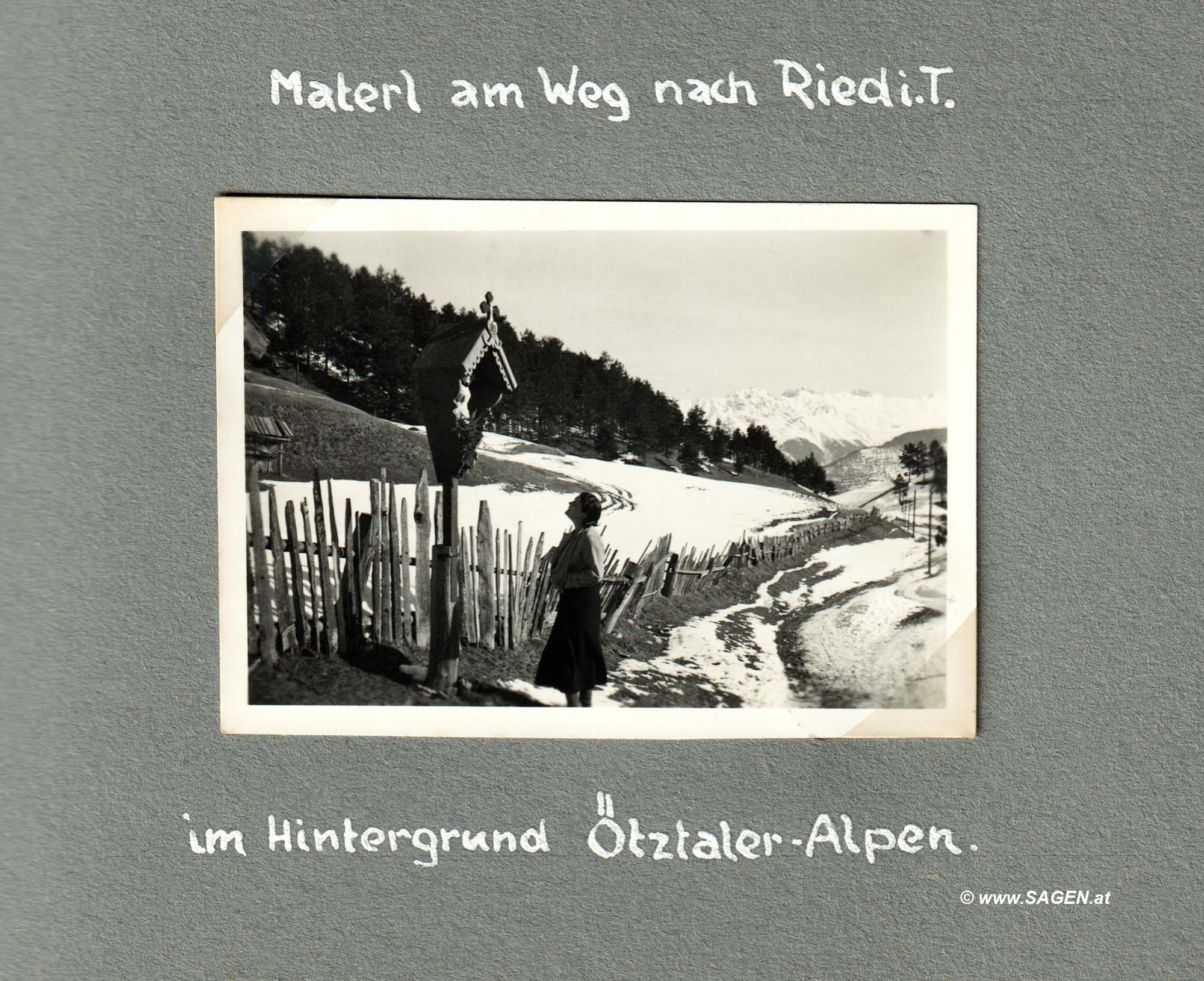Marterl am Weg nach Ried im Oberinntal (Schi-Urlaub 1936 in Serfaus, Tirol)