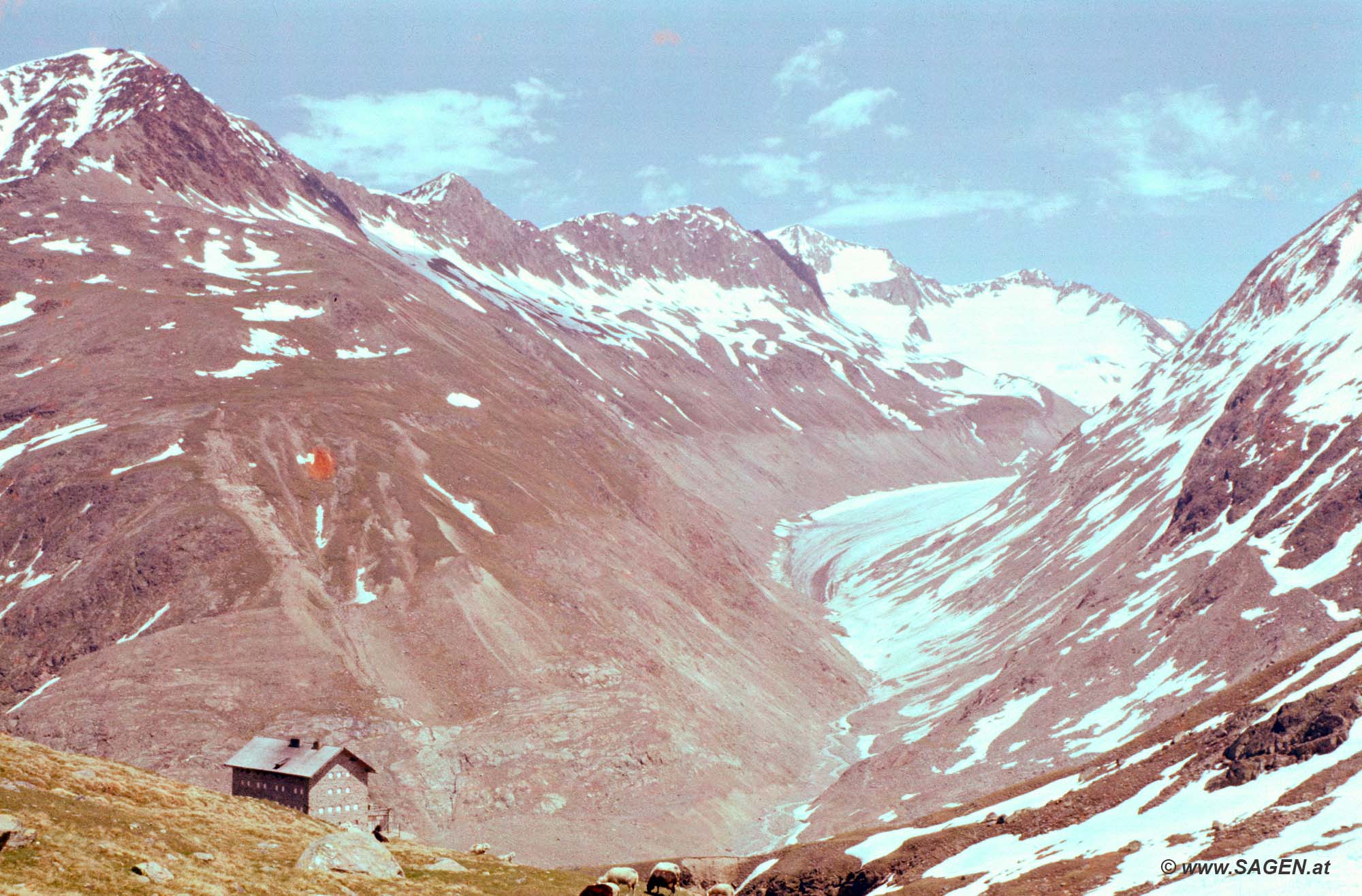 Martin-Busch-Hütte mit Similaun