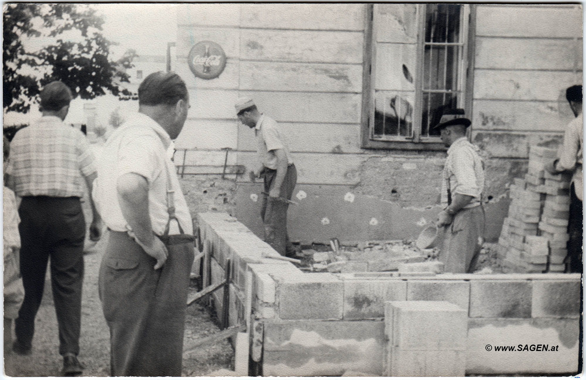 Maurer auf Baustelle 1950er Jahre