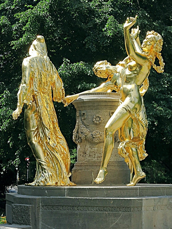 Mozartbrunnen in Dresden_3