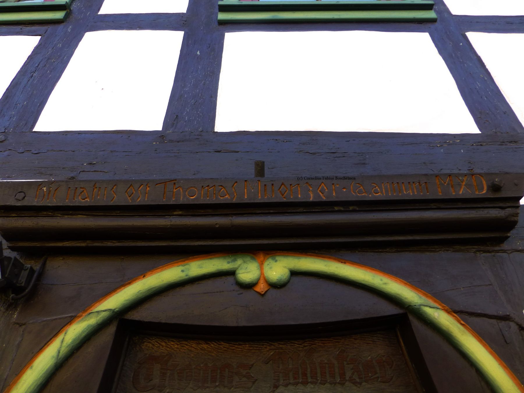 noch älterer Schriftzug am Haus Nr. 2 ind er Niedergasse.
