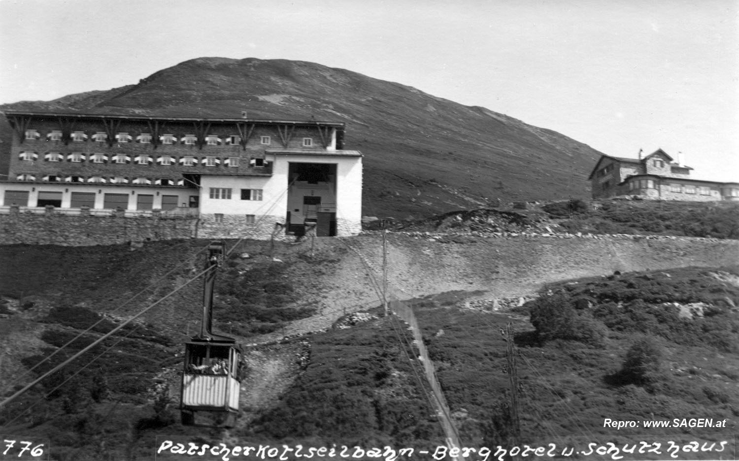 Patscherkofelseilbahn - Berghotel und Schutzhaus