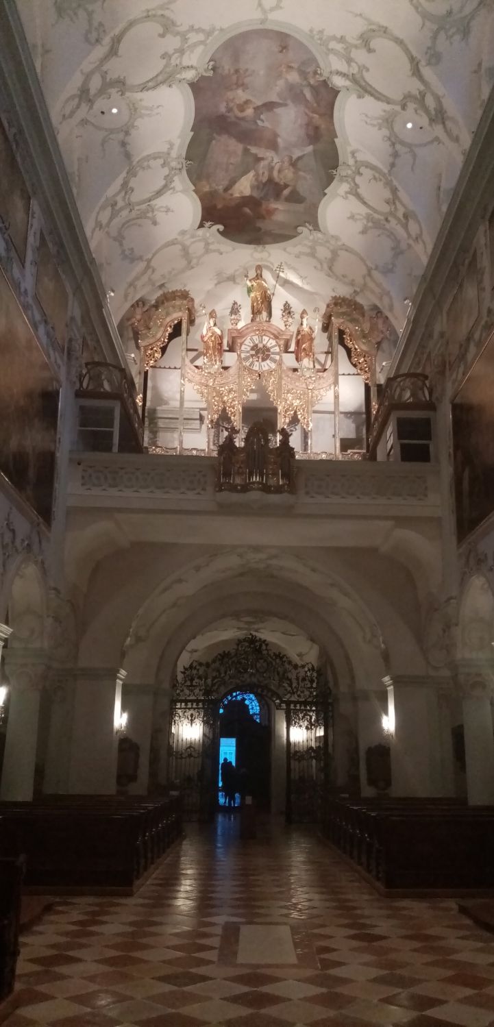 Peterskirche Salzburg Innenraum