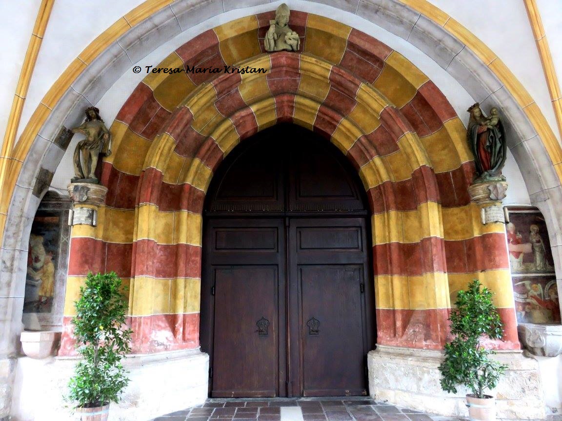 Portal St. Nikolaus Hall