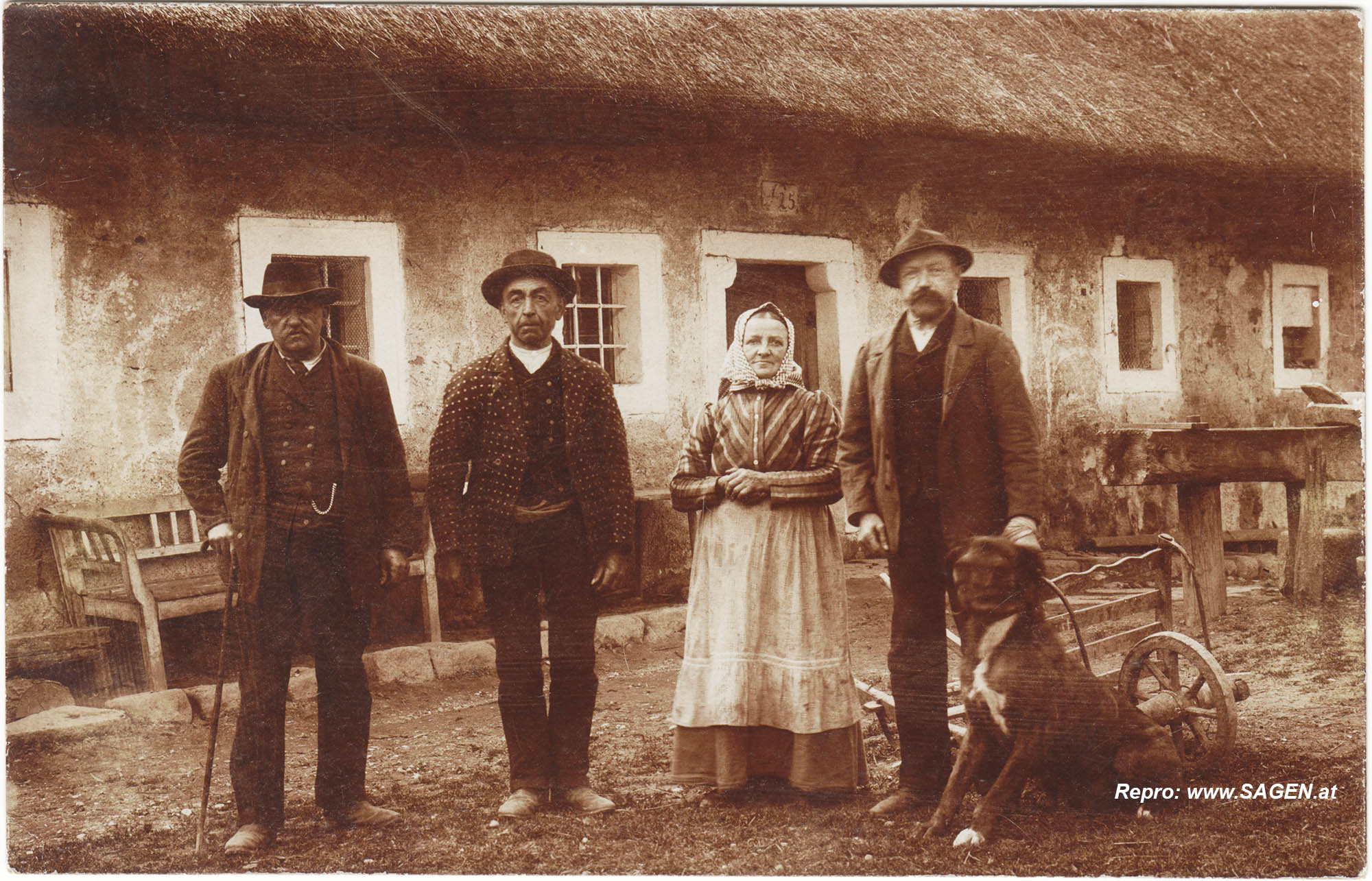 Porträt vor Bauernhaus