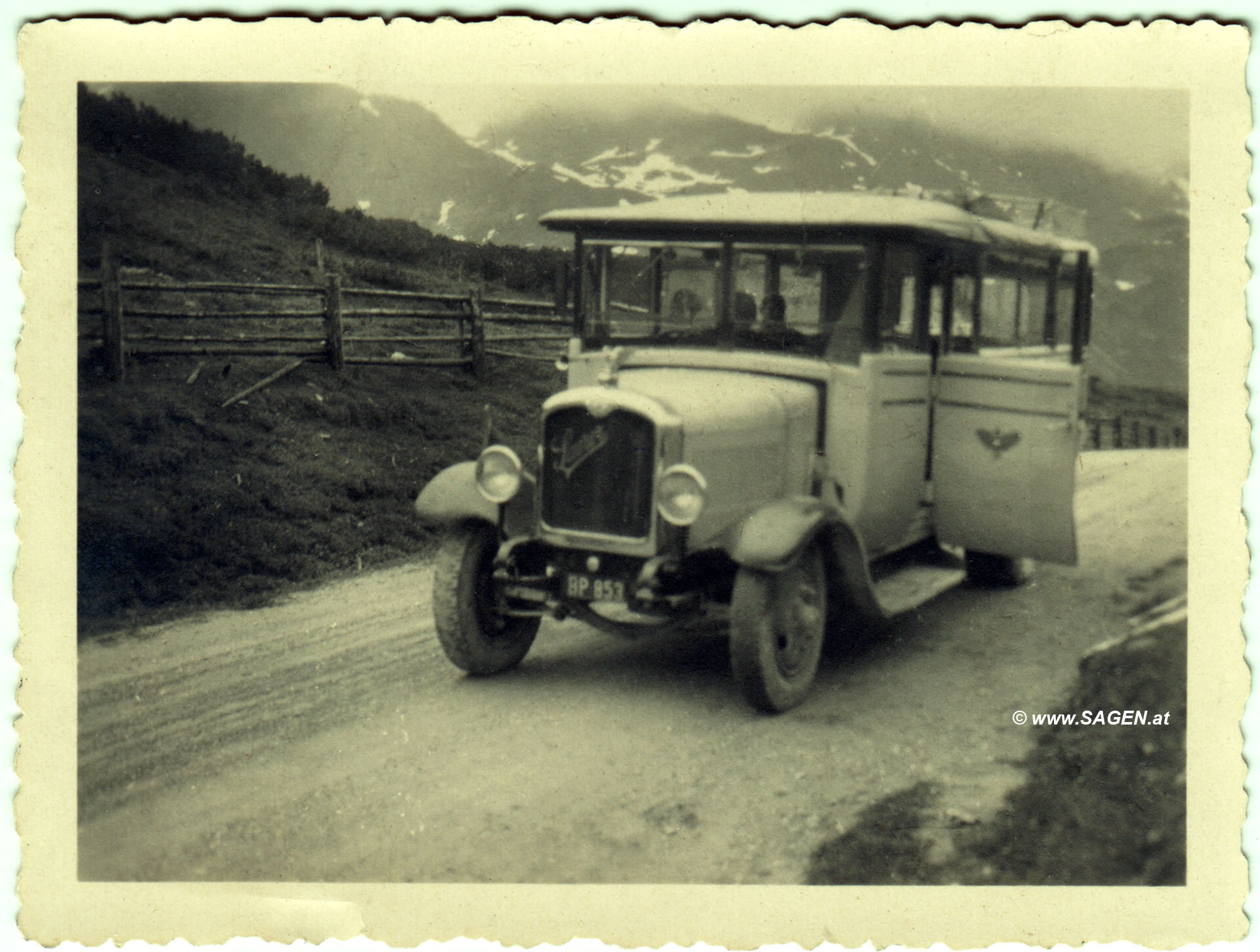 Postbus in den Bergen