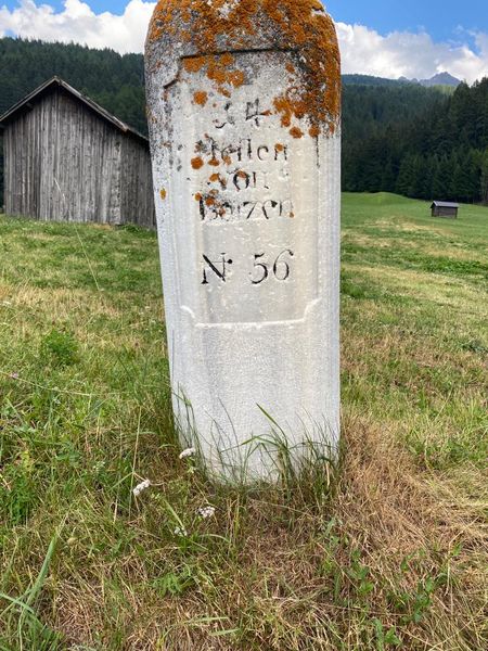 Postmeilenstein in Nauders -Fuhrmannsloch