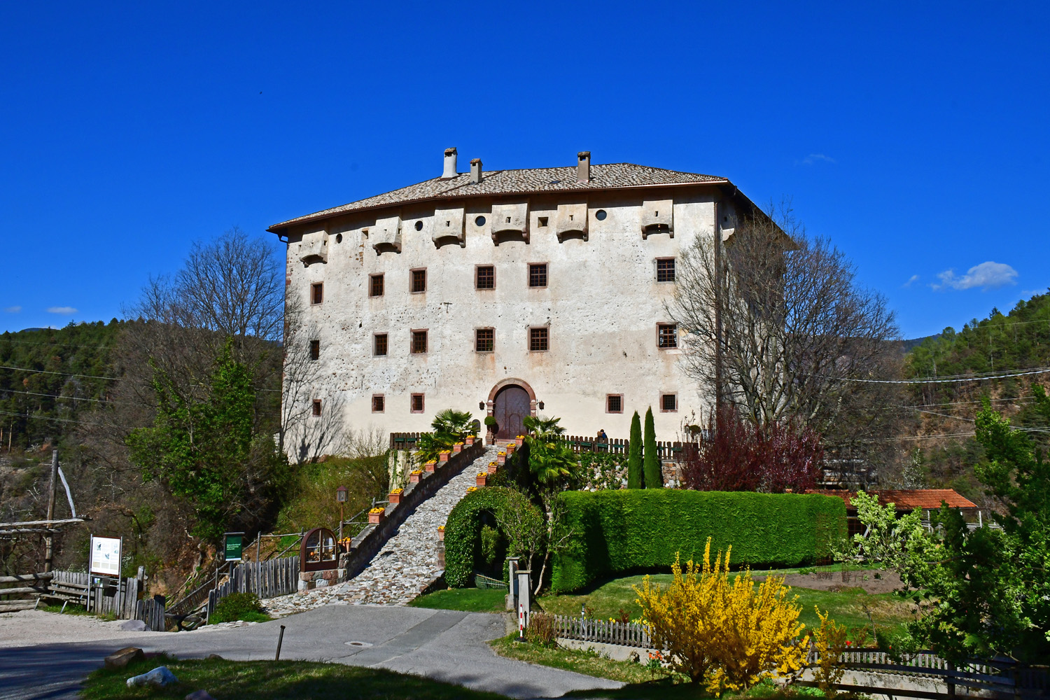 Prissian, Schloss Katzenzungen