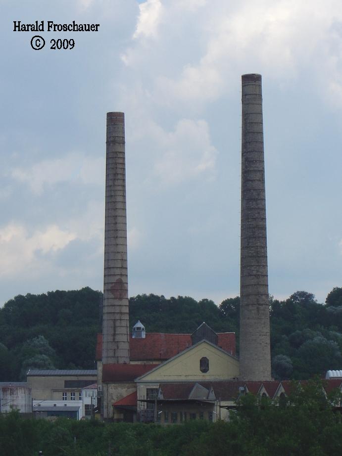 riesige Schornsteine