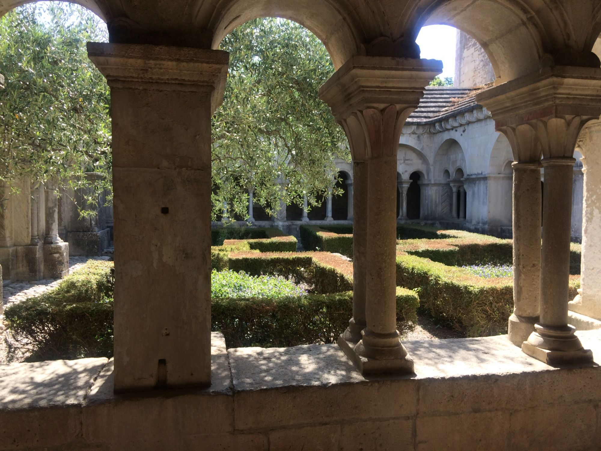 Romanischer Kreuzgang in Vaison-la-romaine