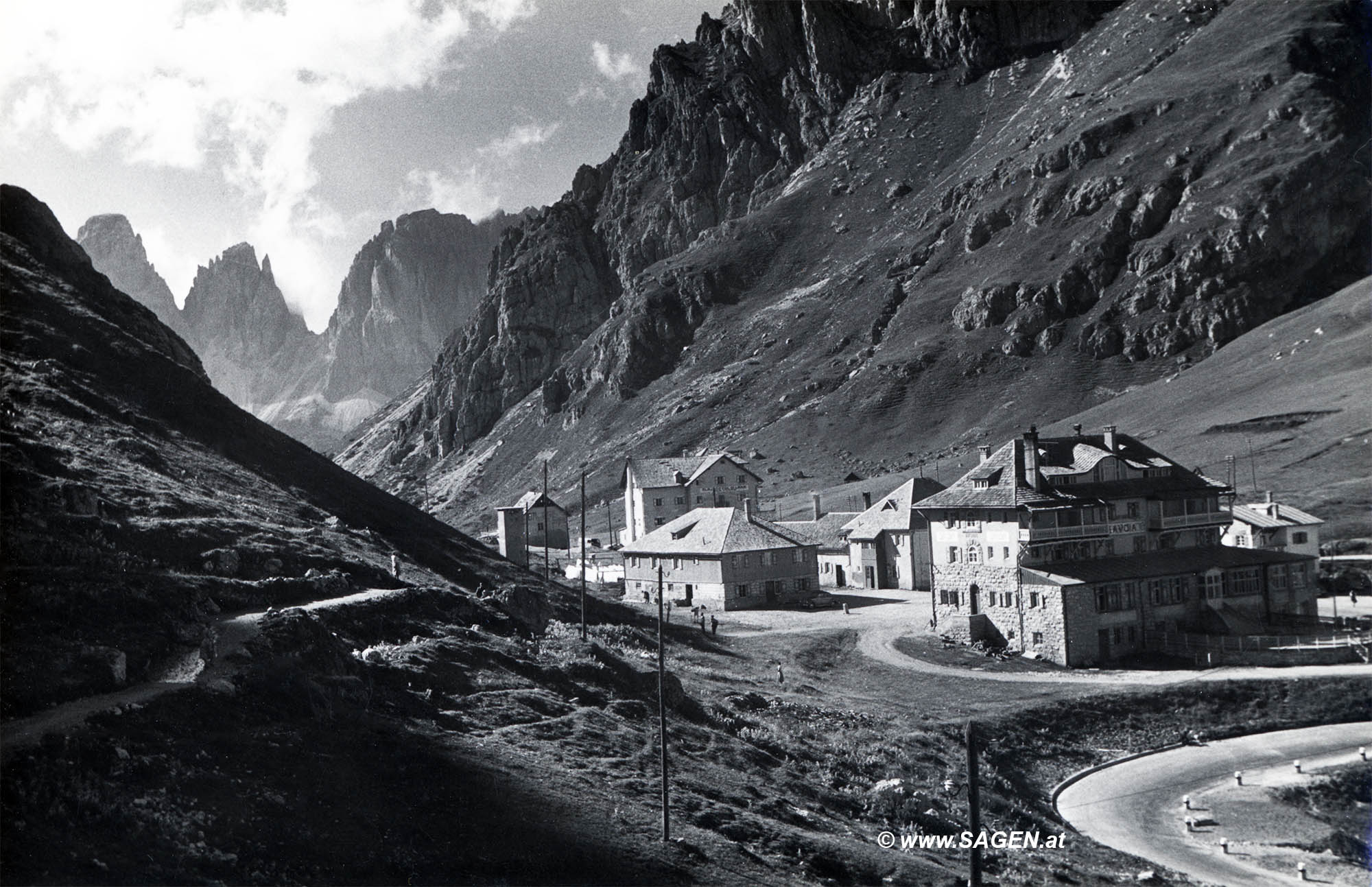 Südtiroler Bergwelt - Pordoipass