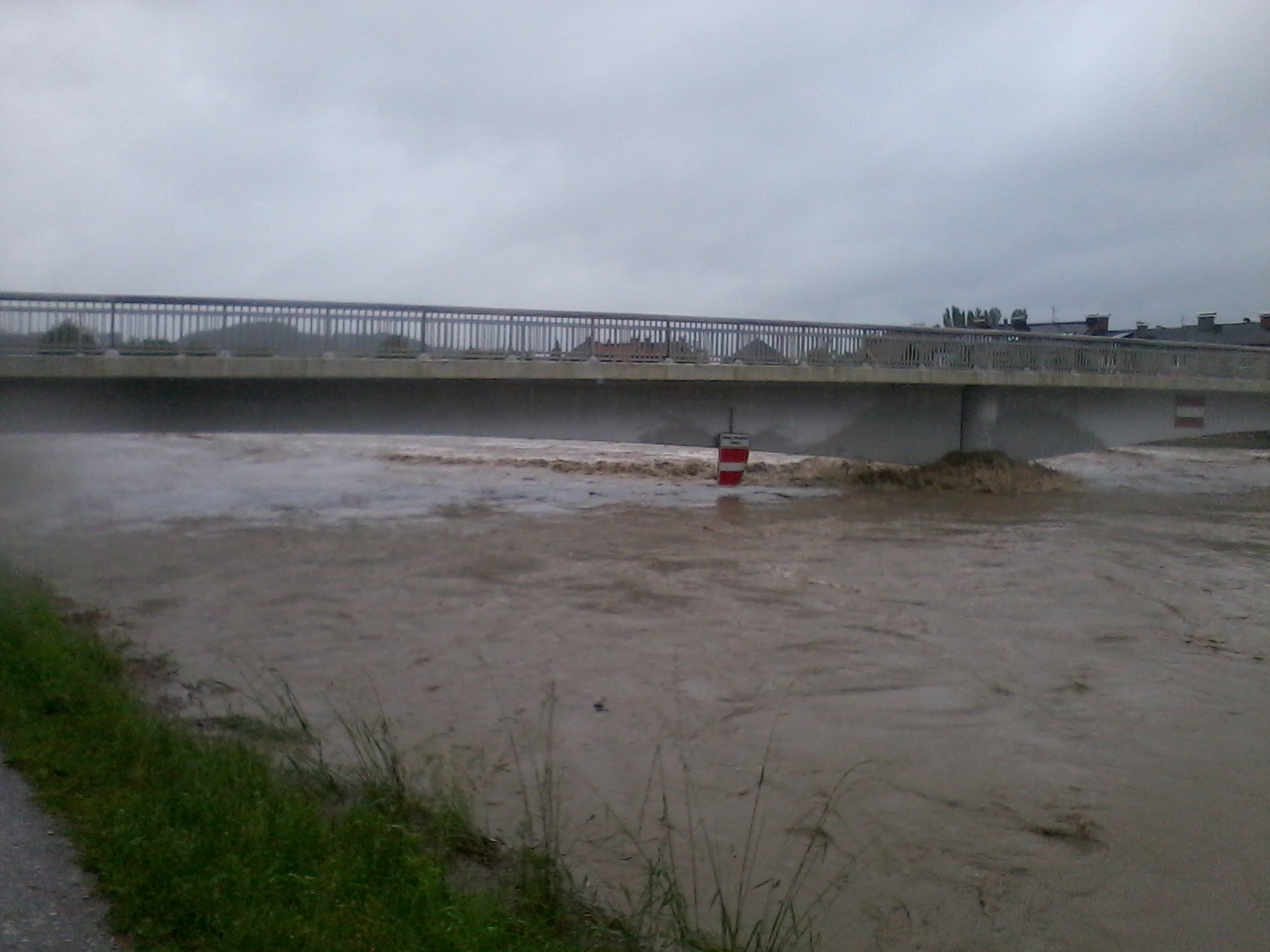 Salzach Hochwasser in Salzburg 2.6.2013